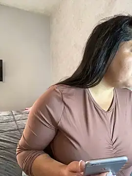 Snapshot of Michelavip chatting on April 13, 2026, 2:33 pm Michelavip online show from April 13, 2026, 2:33 pm