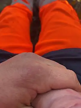 enormebitedu31 online show from March 2, 2026, 12:01 pm