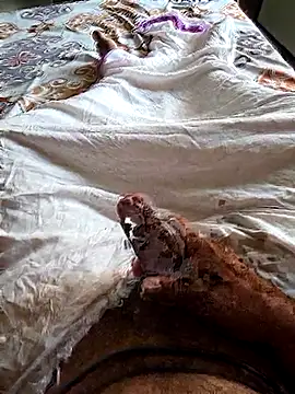 manish 8826 online show from April 15, 2026, 1:56 am