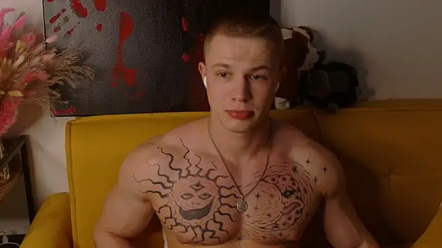 SterlingNoir online show from April 5, 2026, 8:39 pm