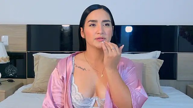 MaraGrief  online show from April 5, 2026, 2:42 am