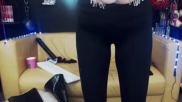 GoddessGeo online show from November 13, 2025, 5:23 pm