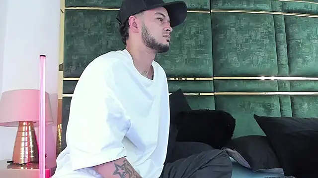 GaelyCoral online show from February 25, 2026, 11:31 am