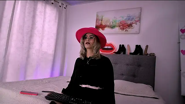 Sharlott 3 online show from February 12, 2026, 12:55 pm