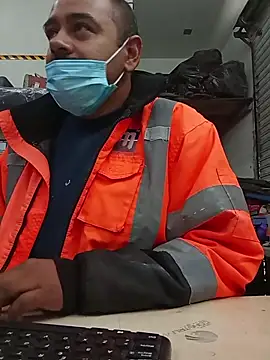 Snapshot of OMARMEX1 chatting on April 6, 2026, 3:13 pm OMARMEX1 online show from April 6, 2026, 3:13 pm