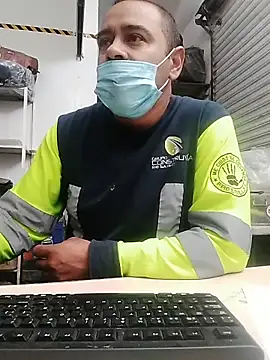 Snapshot of OMARMEX1 chatting on April 8, 2026, 5:35 pm OMARMEX1 online show from April 8, 2026, 5:35 pm