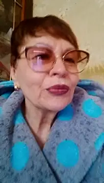 SophieBurns online show from March 10, 2026, 10:42 am