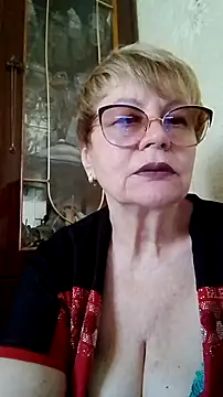 Snapshot of SophieBurns chatting on July 11, 2026, 9:56 am SophieBurns online show from July 11, 2026, 9:56 am