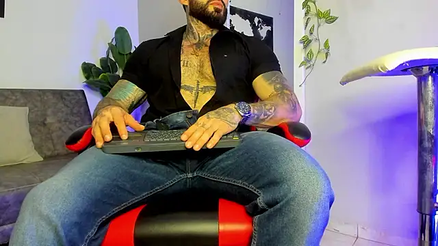 Snapshot of Alessrose chatting on February 6, 2026, 7:39 pm Alessrose online show from February 6, 2026, 7:39 pm