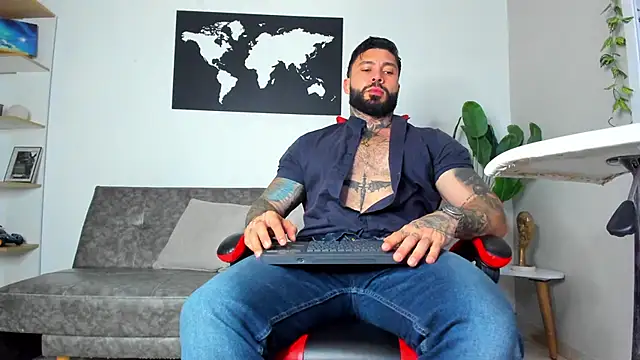 Snapshot of Alessrose chatting on February 10, 2026, 7:40 pm Alessrose online show from February 10, 2026, 7:40 pm