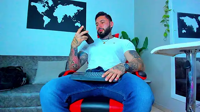 Alessrose online show from March 18, 2026, 8:01 pm