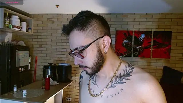 Snapshot of dave_wolf7 chatting on February 11, 2026, 12:10 pm dave wolf7 online show from February 11, 2026, 12:10 pm