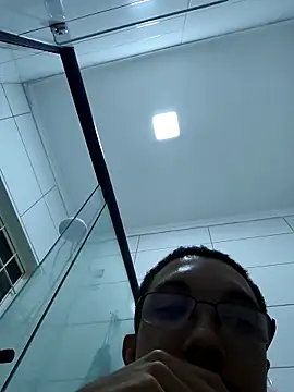 Snapshot of MOREN044 chatting on March 26, 2026, 10:37 pm MOREN044 online show from March 26, 2026, 10:37 pm