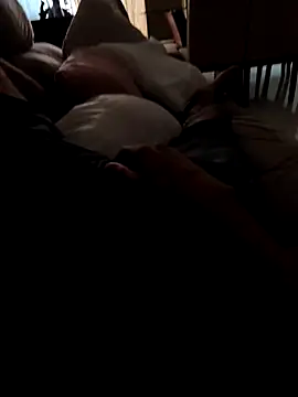 Snapshot of MOREN044 chatting on April 5, 2026, 3:42 pm MOREN044 online show from April 5, 2026, 3:42 pm