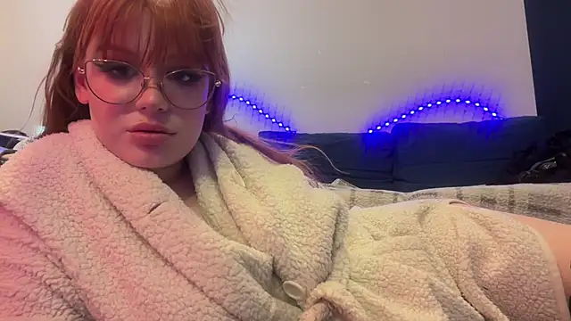 Sophiirose online show from April 30, 2026, 7:20 pm
