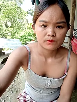 Luminana online show from April 9, 2026, 4:56 am