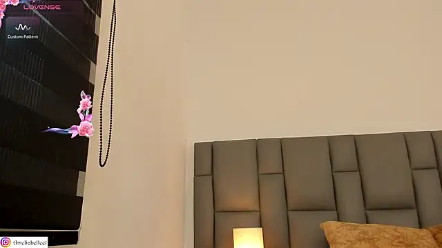 Amelie Belle  online show from March 26, 2026, 1:17 pm