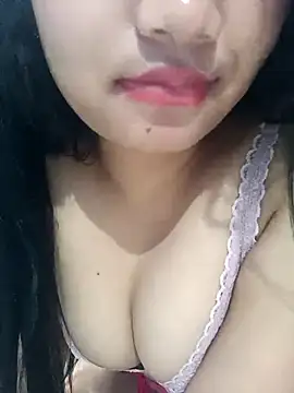 Snapshot of EliraMoon chatting on February 21, 2026, 8:21 pm EliraMoon online show from February 21, 2026, 8:21 pm