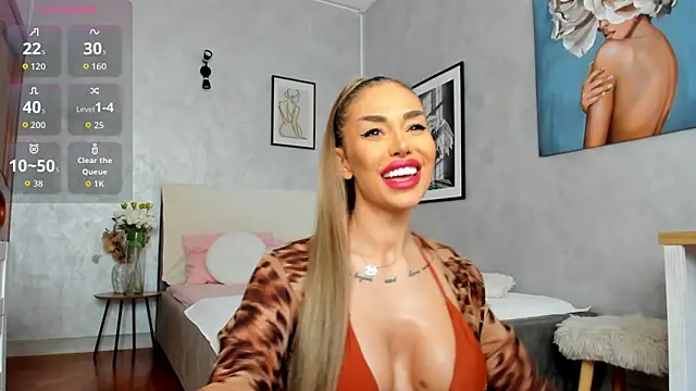 ElinaMoon  online show from May 28, 2026, 6:43 am