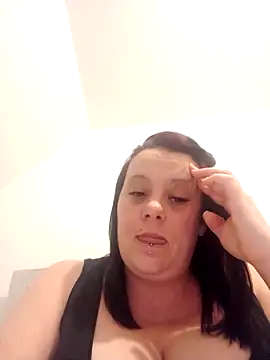 Snapshot of louisa36 chatting on March 1, 2026, 10:56 pm louisa36 online show from March 1, 2026, 10:56 pm