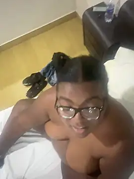 lanegriis1 online show from April 19, 2026, 4:34 am