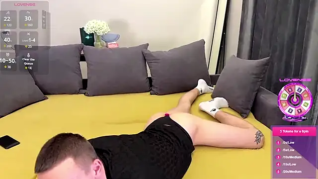 mikki superstar online show from February 9, 2026, 9:41 pm