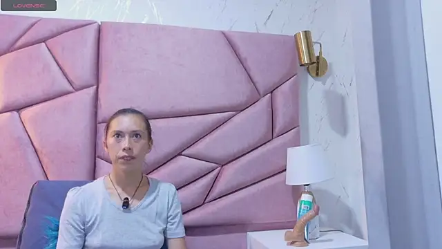 kimberlypink  online show from March 3, 2026, 11:27 am