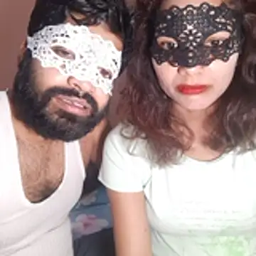 Unknownscouple online show from May 3, 2026, 3:18 pm