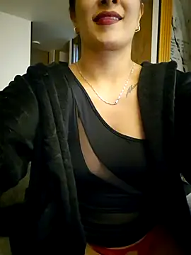 Snapshot of Paola_andrade chatting on February 14, 2026, 3:03 am Paola andrade online show from February 14, 2026, 3:03 am