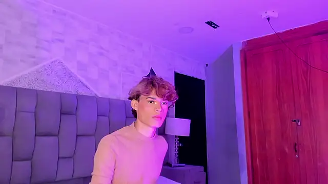 Snapshot of AngelDoll_1 chatting on February 21, 2026, 4:35 am AngelDoll 1 online show from February 21, 2026, 4:35 am