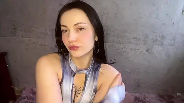 Snapshot of Mona_Fox chatting on February 15, 2026, 6:21 am Mona Fox online show from February 15, 2026, 6:21 am