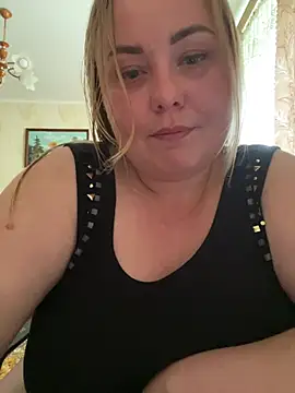Mommy-girl-Lola online show from May 15, 2026, 10:11 am