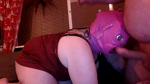 Snapshot of plussizeslut chatting on February 6, 2026, 11:19 pm plussizeslut online show from February 6, 2026, 11:19 pm