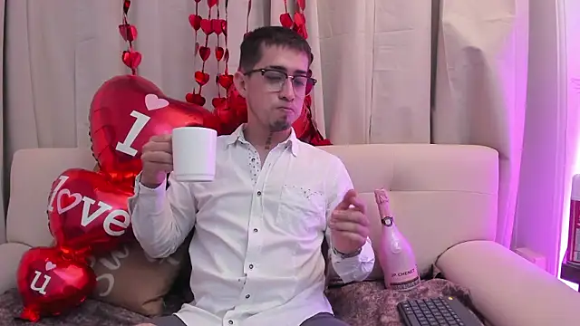 Snapshot of Tommas_Jhonson chatting on February 15, 2026, 3:47 am Tommas Jhonson online show from February 15, 2026, 3:47 am