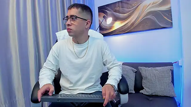 Tommas Jhonson online show from April 2, 2026, 4:10 am