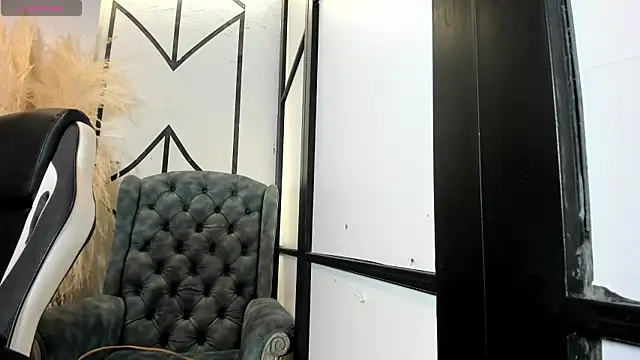 Snapshot of lorraineHunter chatting on February 17, 2026, 1:07 pm lorraineHunter online show from February 17, 2026, 1:07 pm