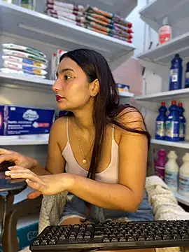 -BabyLuna online show from March 31, 2026, 12:27 pm