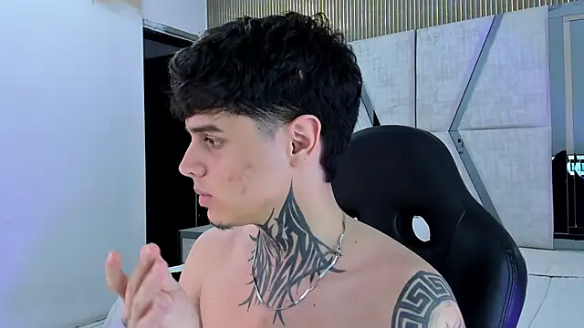 Declan-Foxx online show from April 6, 2026, 8:54 pm