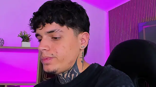 Declan-Foxx online show from April 9, 2026, 12:21 am