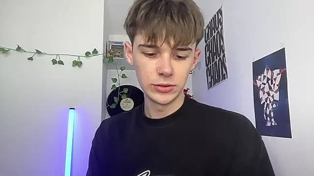 YourMilkyGuy online show from April 7, 2026, 3:23 pm