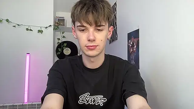 YourMilkyGuy online show from May 28, 2026, 2:58 pm