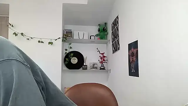YourMilkyGuy online show from July 1, 2026, 1:13 pm