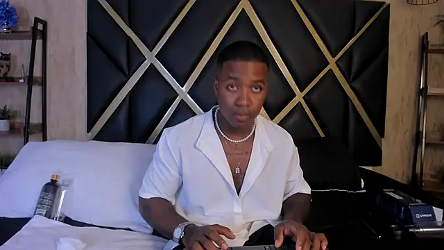 Snapshot of LuccianoDaytona chatting on March 2, 2026, 7:54 pm LuccianoDaytona online show from March 2, 2026, 7:54 pm