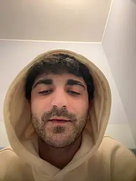 Snapshot of elia2711 chatting on February 13, 2026, 5:31 pm elia2711 online show from February 13, 2026, 5:31 pm