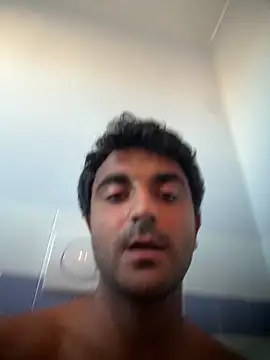 Snapshot of elia2711 chatting on May 20, 2026, 5:19 pm elia2711 online show from May 20, 2026, 5:19 pm