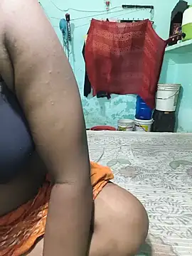 PRIYAGOYAL online show from July 17, 2026, 5:58 am