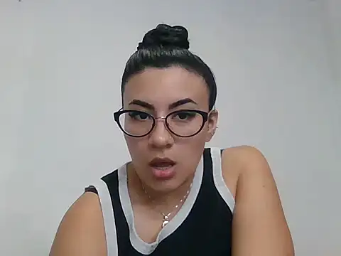 Snapshot of Agusgold22 chatting on April 1, 2026, 5:32 pm Agusgold22 online show from April 1, 2026, 5:32 pm
