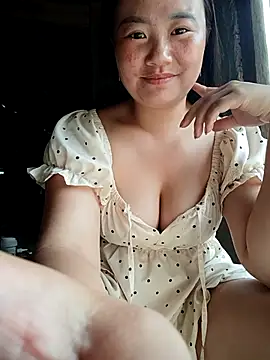 Snapshot of lisn-cute chatting on June 8, 2026, 1:28 am lisn-cute online show from June 8, 2026, 1:28 am