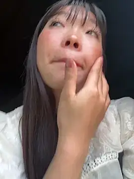 cuty lusy online show from April 5, 2026, 11:57 pm