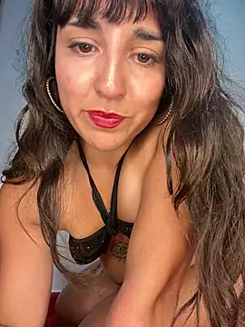 Snapshot of Latinaelisa chatting on February 23, 2026, 2:20 am Latinaelisa online show from February 23, 2026, 2:20 am